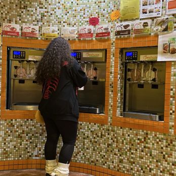 Peachwave - Options to pick from - Ice Cream & Frozen Yogurt Near Me - Bronx, New York