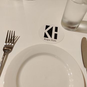 Kapa Hale - Place setting - Hawaiian Near Me - Honolulu, Hawaii Kapa Hale - Place setting - Hawaiian Near Me - Honolulu, Hawaii