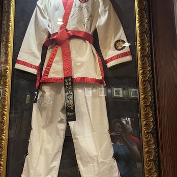Hard Rock Cafe - Elvis gear - American Near Me - Orlando, Florida Hard Rock Cafe - Elvis gear - American Near Me - Orlando, Florida