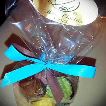 Diot - Chardons au chocolat fourrés... à la liqueur: un régal ! - Chocolatiers & Shops Near Me - Cambrai, 59 Diot - Chardons au chocolat fourrés... à la liqueur: un régal ! - Chocolatiers & Shops Near Me - Cambrai, 59
