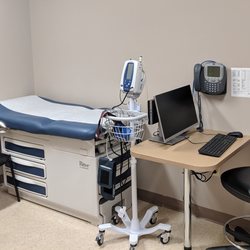 ProHEALTH Extended Hours Center - Lake Success - Exam room