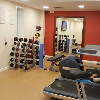 DoubleTree by Hilton - Exercise Room at Doubletree Heathrow Airport - Hotels Near Me - Hounslow, XGL