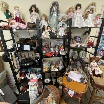 Katie's Kloset - Collectibles - Thrift Stores Near Me - Clanton, Alabama Katie's Kloset - Collectibles - Thrift Stores Near Me - Clanton, Alabama