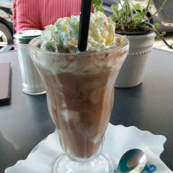 Cafe Bistro Jonas - Eisschokolade - Cafes Near Me - Berlin, BE