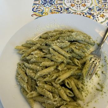 Amalfi Italian Specialties - Absolutely delicious pasta and a wonderful service done with a smile! Nothin more to say, the food speaks for itself! - Italian Near Me - Lyndhurst, New Jersey