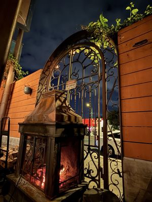 Mizlala West Adams by null