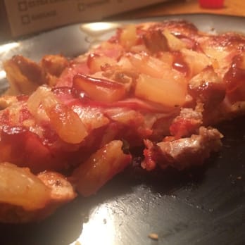 Leo's Pizza - luau. - Pizza Near Me - Narragansett, Rhode Island
