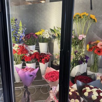 Vegas Rose Flowers - Flower selection - Florists Near Me - Las Vegas, Nevada Vegas Rose Flowers - Flower selection - Florists Near Me - Las Vegas, Nevada