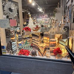Enter the Earth - Gems, Minerals, Fossils & Jewelry