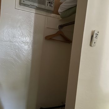 Melody Ranch Motel - Closet and A/C - Hotels Near Me - Paso Robles, California