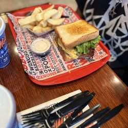 Full Moon BBQ - All - american Burger