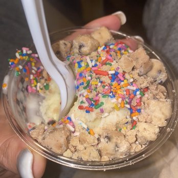 Ashley's Ice Cream - Frozen yogurt - Ice Cream & Frozen Yogurt Near Me - Branford, Connecticut Ashley's Ice Cream - Frozen yogurt - Ice Cream & Frozen Yogurt Near Me - Branford, Connecticut