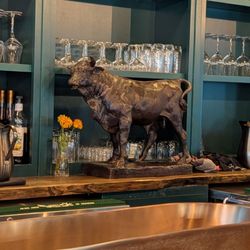 New York Butcher Shoppe & Wine Bar - Nice bar area