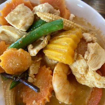 Do Sit Thai Cuisine - Pumpkin curry (chicken, prawns, and veggies. SO good!) - Thai Near Me - Walnut Creek, California Do Sit Thai Cuisine - Pumpkin curry (chicken, prawns, and veggies. SO good!) - Thai Near Me - Walnut Creek, California