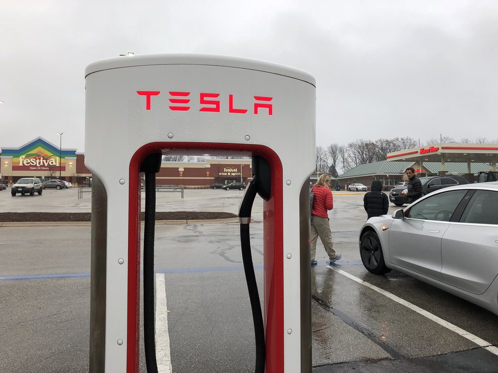 TESLA SUPERCHARGER Updated August 2024 595 S Taylor Dr, Sheboygan
