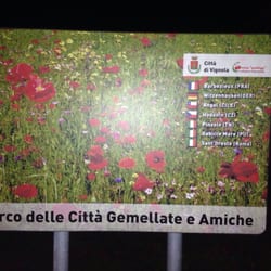 Parco delle Città Gemellate e Amiche - Insegna del parco