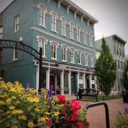 Salon on the Square - Located on the square in historic downtown Newark