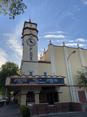 Visalia Fox Theatre by null