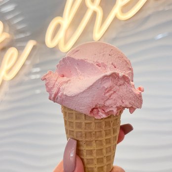 The Dreamery - Strawberry sorbet - Gelato Near Me - Elizabethtown, Kentucky The Dreamery - Strawberry sorbet - Gelato Near Me - Elizabethtown, Kentucky