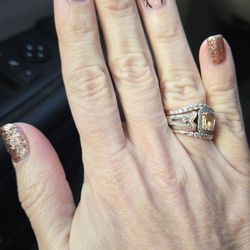 Q Nails & Spa