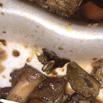 King Jerk - Never eat from here I found a screw in my food. The health inspector should shut you guys down - New American Near Me - Miami, Florida