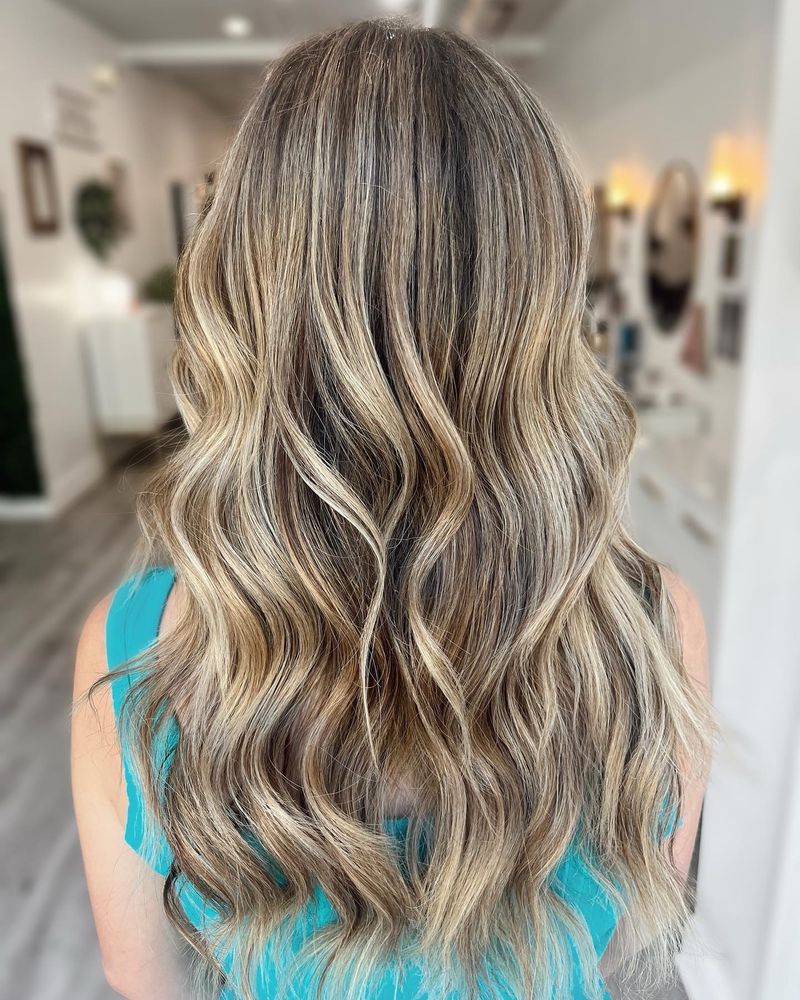 Hair By Bella Logo