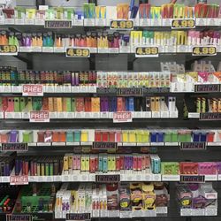 Smoke Shop Land - Disposable pens