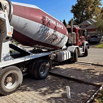 Pendulum Custom Concrete & Contracting - a concrete mixer truck - Masonry/Concrete Near Me - Welland, Ontario Pendulum Custom Concrete & Contracting - a concrete mixer truck - Masonry/Concrete Near Me - Welland, Ontario