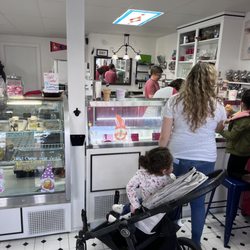 Murray's Treats - Scoop Central
