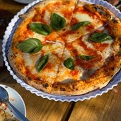 Filante Woodfire Pizzeria - Margherita Pizza: The queen of all pizzas!