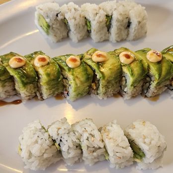 Sushi Yoru - Catapiller roll!! - Sushi Bars Near Me - Lake Zurich, Illinois Sushi Yoru - Catapiller roll!! - Sushi Bars Near Me - Lake Zurich, Illinois