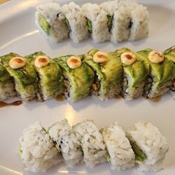 Sushi Yoru - Catapiller roll!!