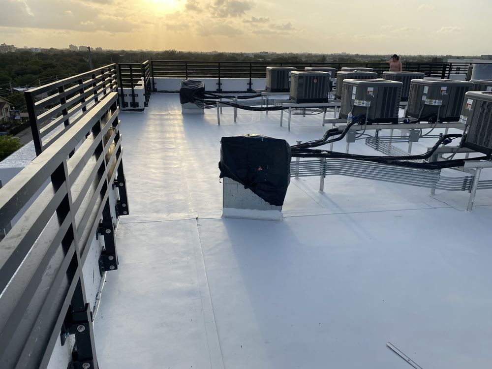 Slide of Paiz Construction