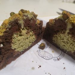 Yum Yum Cafe - Dubai stuffed cookie