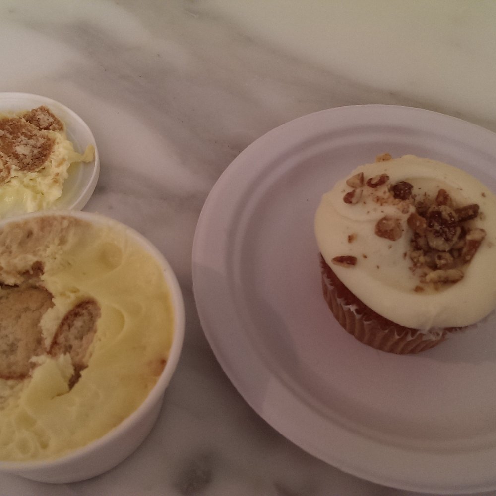 Magnolia Bakery - Banana pudding and hummingbird cupcake - Bakeries Near Me - Chicago, Illinois Magnolia Bakery - Banana pudding and hummingbird cupcake - Bakeries Near Me - Chicago, Illinois