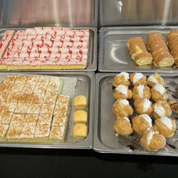 Panda Buffet - Desserts cakes