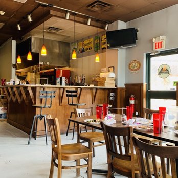 Riverboat Pizza - Bar area. - Pizza Near Me - Savannah, Georgia
