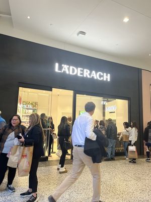 Läderach by null