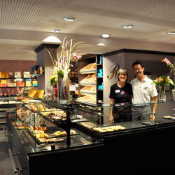 Reber Schaffhauserzungen - Reber Schaffhauserzungen - Confiserie und Café_Schaffhausen_Confiserie_Patisserie_Konditorei_Cafe