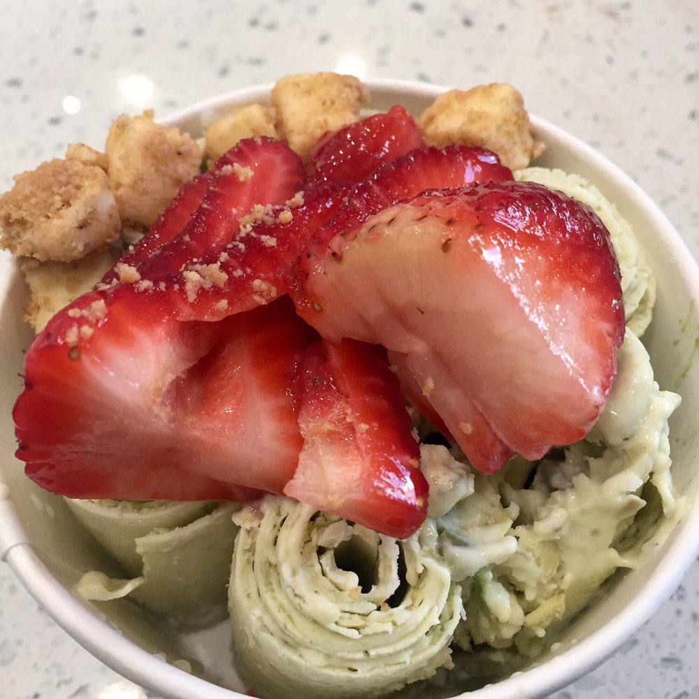 Icicles - Fresh avocado Bravocado with strawberries & cheesecake bites - Desserts Near Me - Newark, California Icicles - Fresh avocado Bravocado with strawberries & cheesecake bites - Desserts Near Me - Newark, California