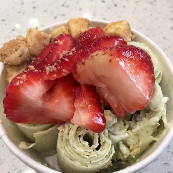 Icicles - Fresh avocado Bravocado with strawberries & cheesecake bites - Desserts Near Me - Newark, California