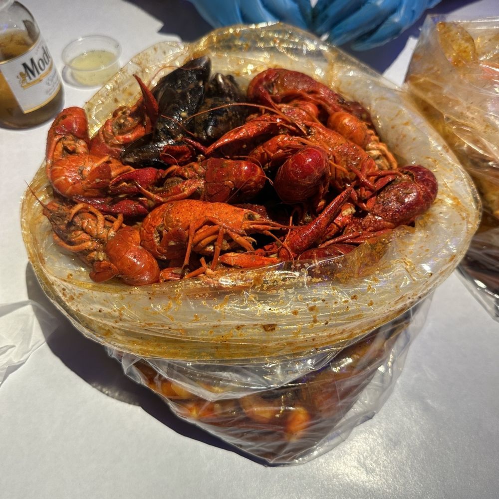 Star Crab - Super Blue Star Bucket! Enough for a family of 4! - Seafood Near Me - Riverside, California Star Crab - Super Blue Star Bucket! Enough for a family of 4! - Seafood Near Me - Riverside, California