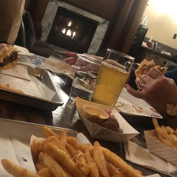Bluewood Brewing - Nice atmosphere - Breweries Near Me - St. Louis, Missouri