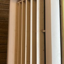 Holiday Inn Express Richmond - Downtown - The HVAC vent was dirty.