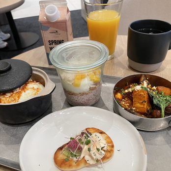 Capital One Lounge - Yummmms - Airport Lounges Near Me - Dallas, Texas Capital One Lounge - Yummmms - Airport Lounges Near Me - Dallas, Texas