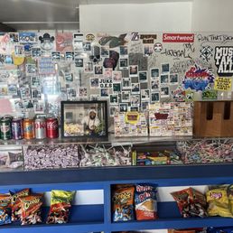 Snacks and decoration at register. Snacks and decoration at register.