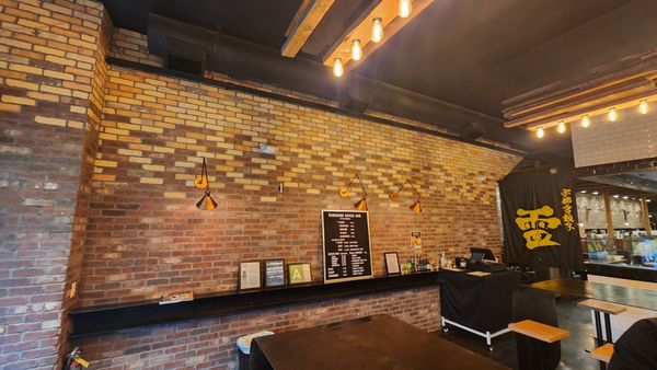 KAMINARI GYOZA BAR by null