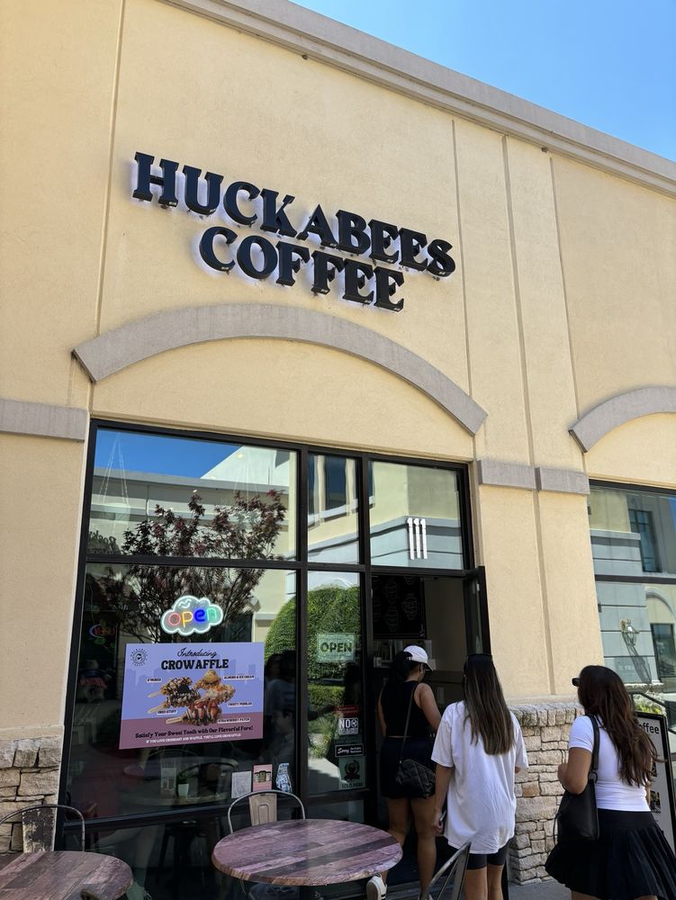 Huckabees Coffee Logo