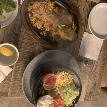 Kelseys Original Roadhouse - Beef steak fajitas served with side salads - Comfort Food Near Me - Markham, Ontario Kelseys Original Roadhouse - Beef steak fajitas served with side salads - Comfort Food Near Me - Markham, Ontario