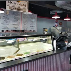 Daisy Mae's - Inside